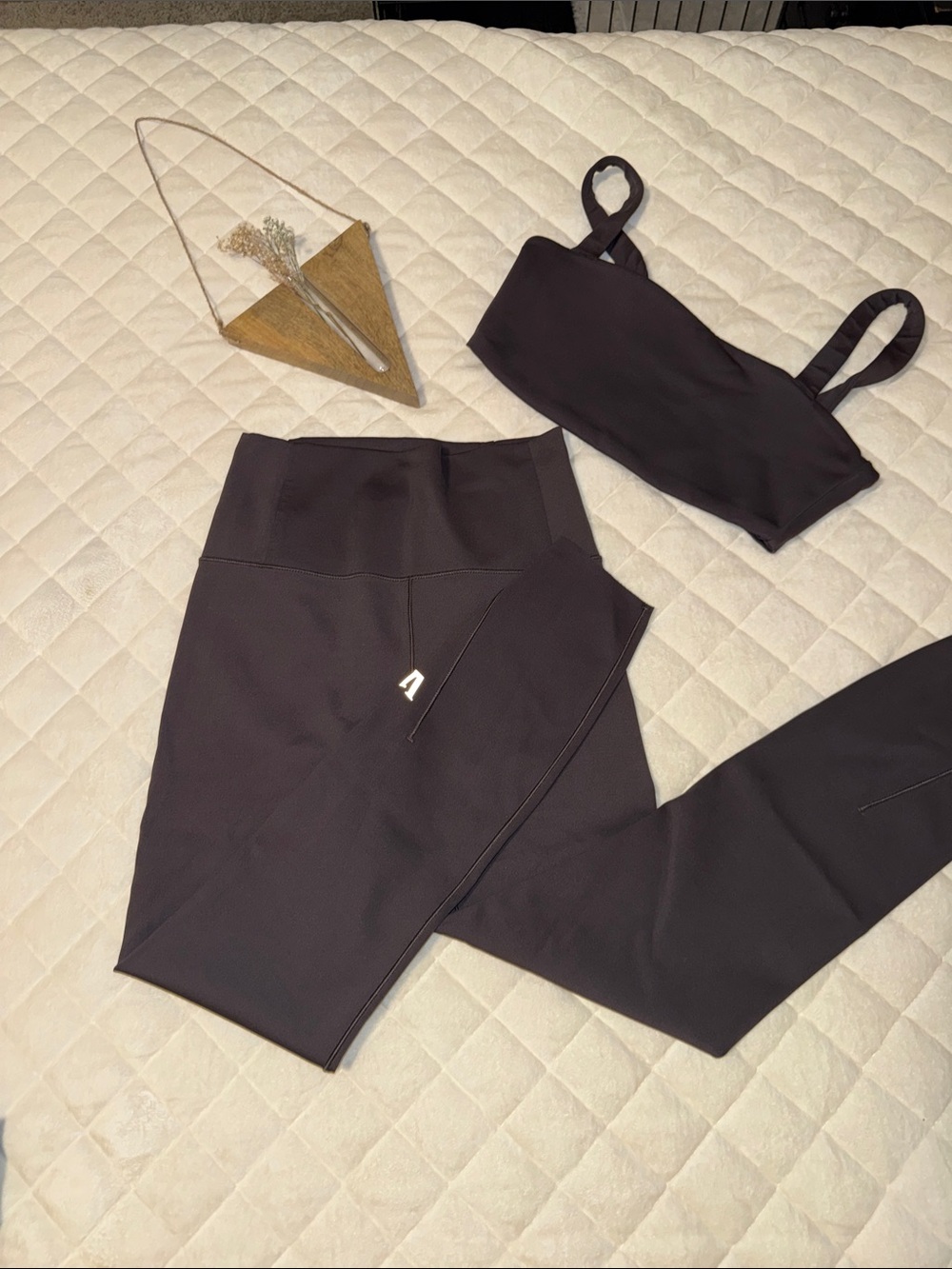 Vuori Black High-Rise Leggings and Matching Bralette
